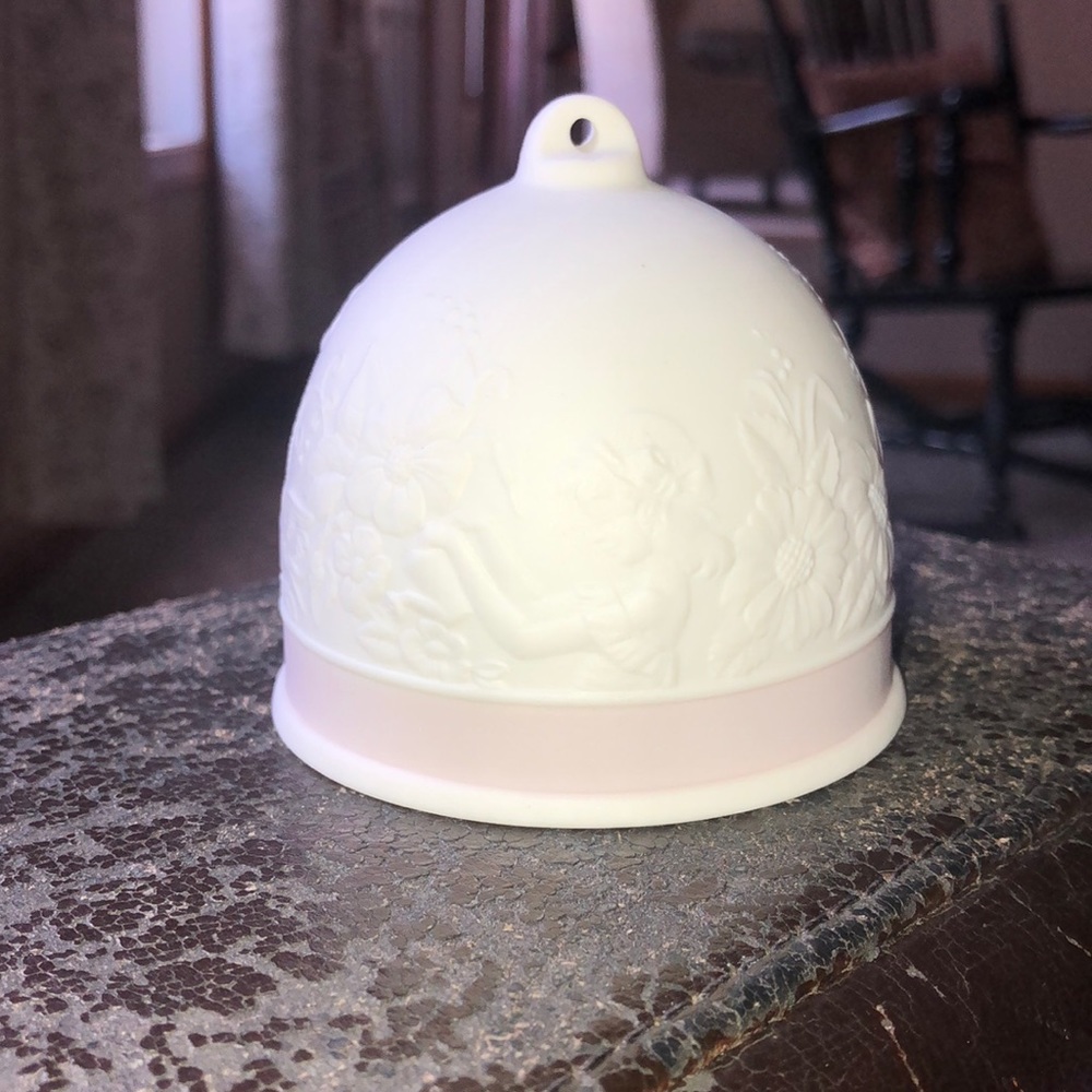 LLADRO Spring Bell